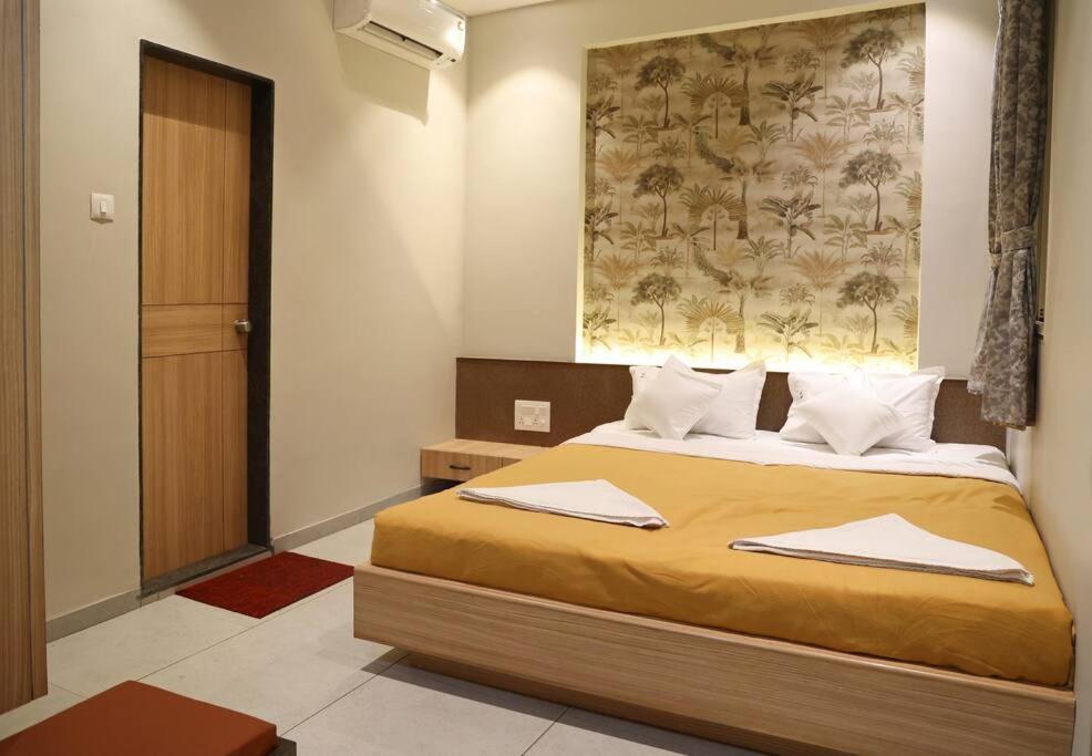'Sumadhu Homes 301 ' Kolhapur Exterior foto